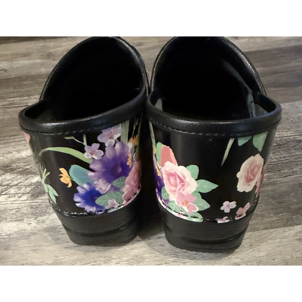 dansko 38 Bright Floral Print EUC Nursing Clogs - Picture 3 of 6